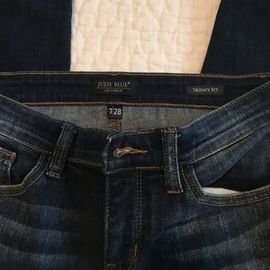 Judy Blue - Size 7/28 - Skinny fit Jeans